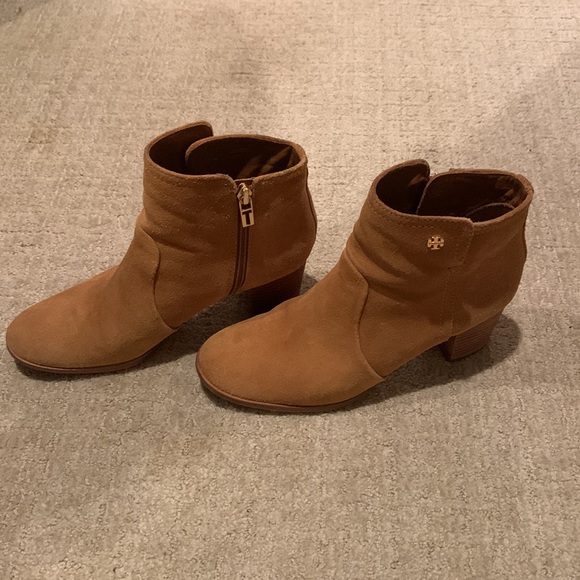 Tory Burch suede ankle boot. - Picture 6 of 16